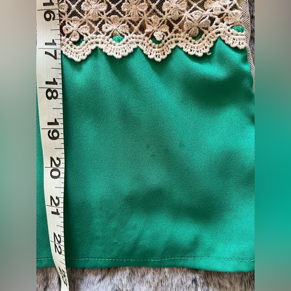 Gianni Bini Cream Lace & Kelly Green Lightweight Top, Sleeveless Medium GUC - Picture 9 of 13